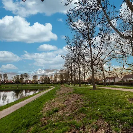 Apartment Once Upon A Time - 7min From Disneyland - Free Private Parking - Self Checkin - Balcony - Barbecue *